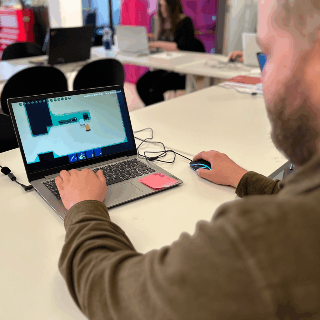 Tietokone ja peliprototyypin tekeminen.